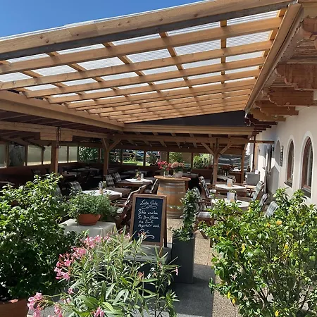 宾馆 Landgasthof Dorfstadl