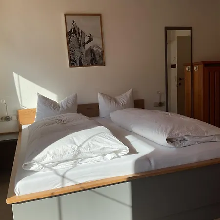 Landgasthof Dorfstadl イン 3*