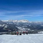 Landgasthof Dorfstadl Han/Misafirhane Kössen